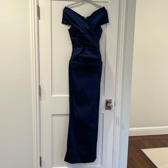 Ricki Freeman Off-Shoulder Ruched Taffeta Gown Size 2 - Picture 2 of 10